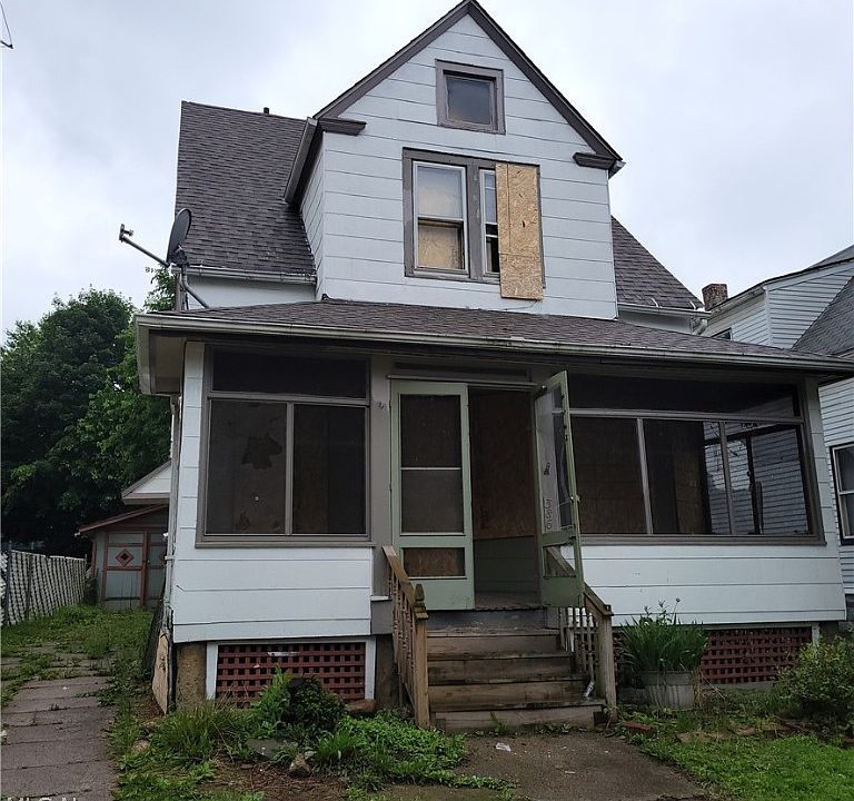 1st image of 3866 W 41st St