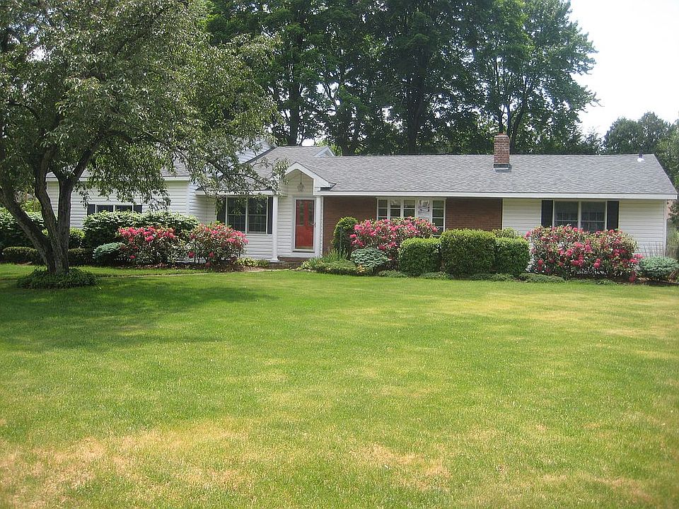 2nd image of 4 Carla Ln
