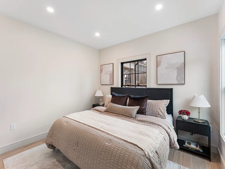 142 Metropolitan #B — Photo 15