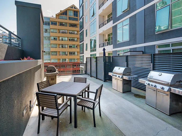 425 W Beech St #535 — Photo 42