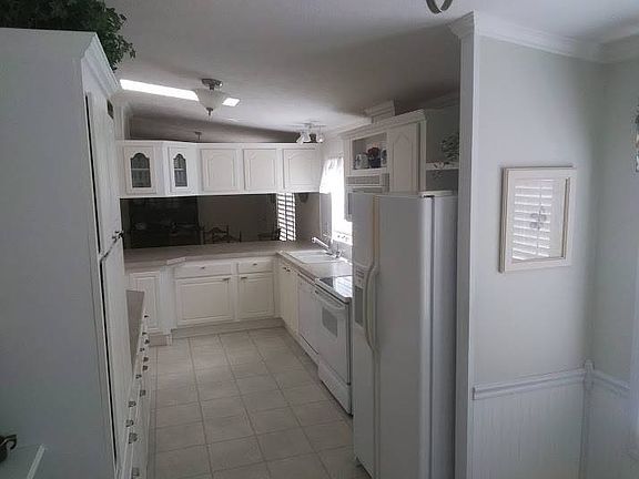 5th image of 754 Bishop Dr #2306