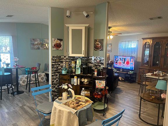 4th image of 480 Petunia Dr #480