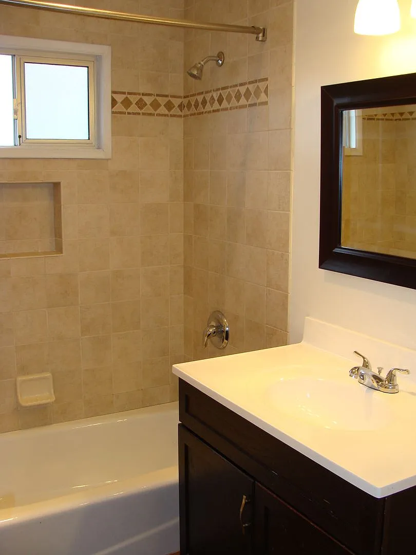 Beautiful 3Bedroom/2 Full Bath Plus Huge Bonus Room with Full Bath and Fireplace! $3,595 — Photo 3