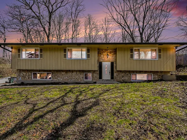 2613 Rhapsody Dr, Dayton, OH 45449