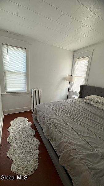 4th image of 11 S Dove Street