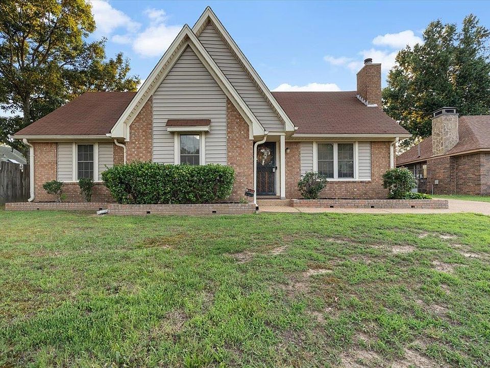 1st image of 4765 Barkshire Dr