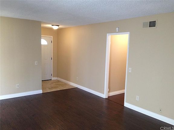5th image of 2615 S Lemon Pl
