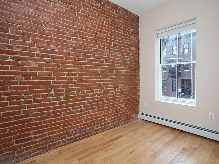 205 W Springfield St #2 — Photo 5