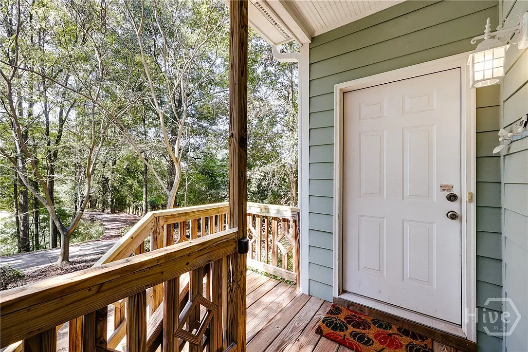 3 bed, 2.5 bath, 1494 sqft, $2,200 — Photo 3