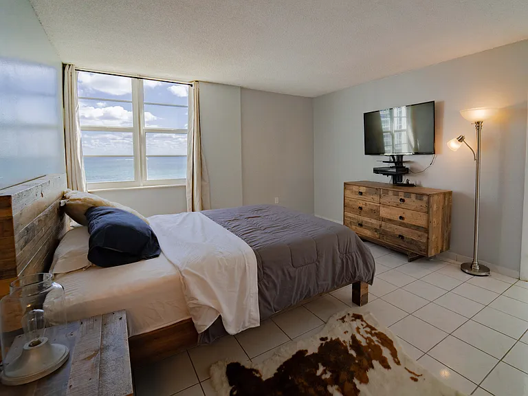 6450 Collins Ave #703 — Photo 11