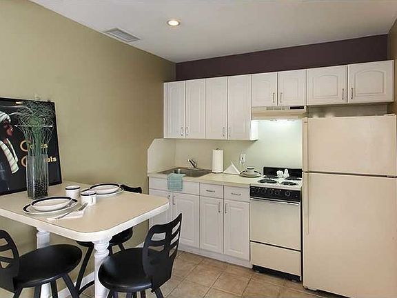 2nd image of 1337 Euclid Ave #2007