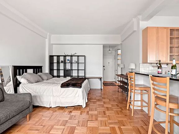 5th image of 225 Adams St APT 16K