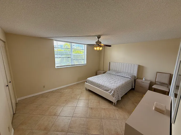 401 SE 3rd St #204 — Photo 28