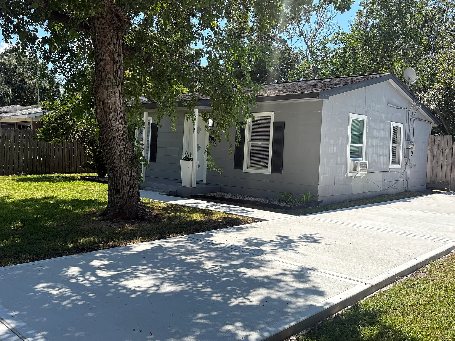 413 W Francis St — Photo 3