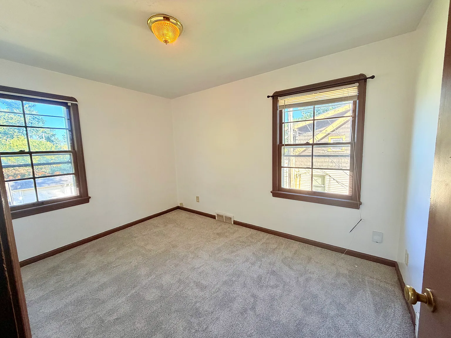 2 bed, 1000 sqft, $1,450 — Photo 4