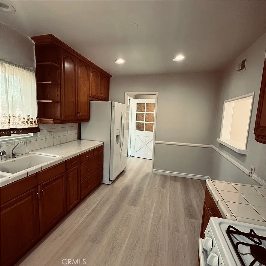 3 bed, 1132 sqft, $2,875 — Photo 3