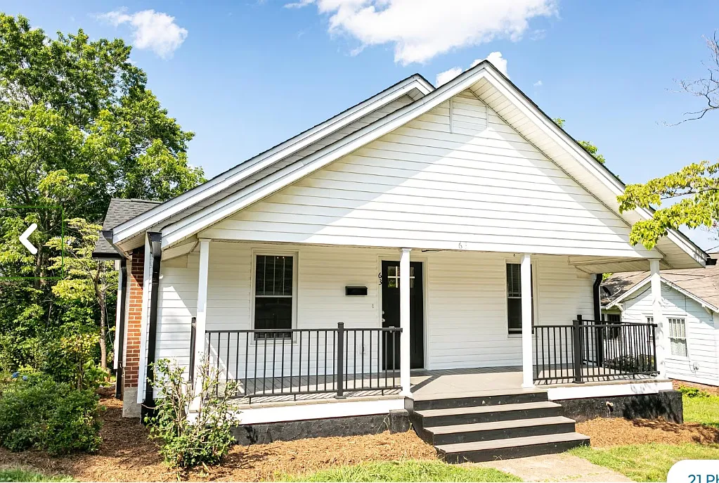 3 bed, 1226 sqft, $1,895 — Photo 1