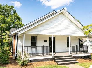 63 8th St SE, Hickory, NC 28602