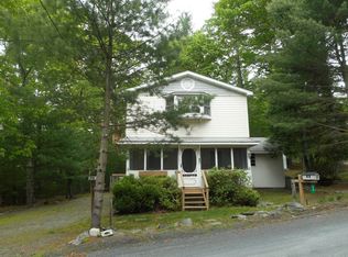 125/127 Kitty Harker Rd, Dingmans Ferry, PA 18328