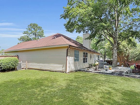 3rd image of 112 Kaylin Ct
