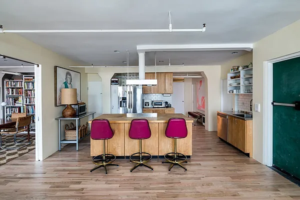 Rented by Compass | media 18