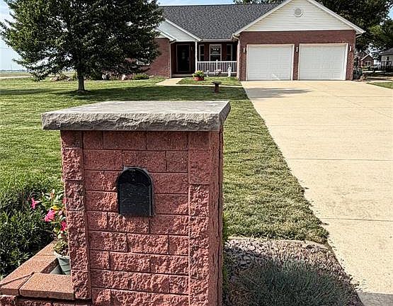 3rd image of 9507 Woodcrest Pl