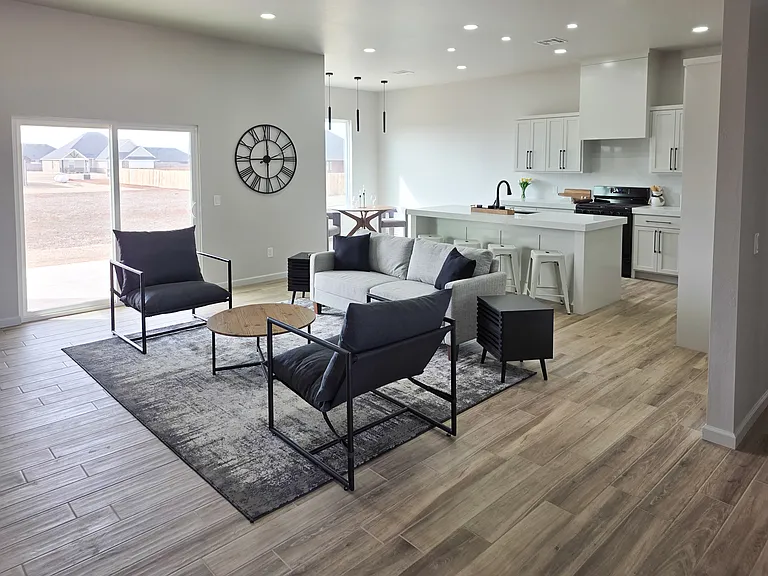25198 Scarlett St — Photo 3