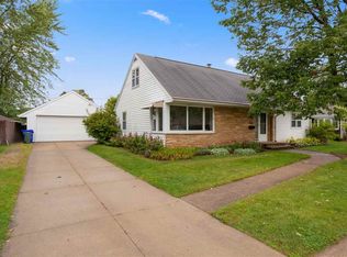 2611 Elmwood Ct, Appleton, WI 54911