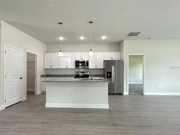 149 Maple Dr — Photo 6