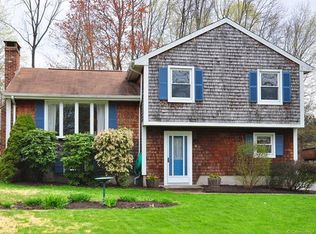 5 Meadowside Dr, Unionville, CT 06085