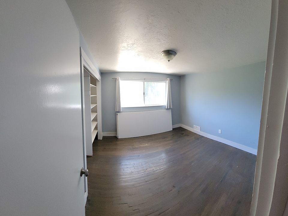 1st image of 5884 S Lakeside Dr