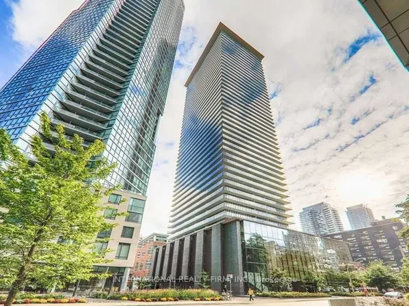 33 Charles St E, Toronto, ON