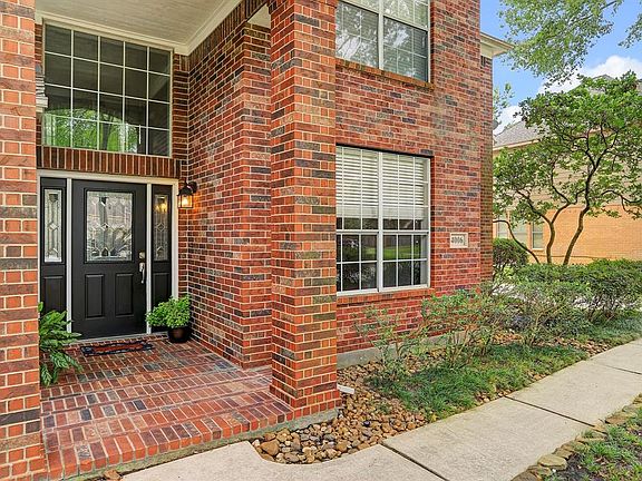 3rd image of 4006 Echo Mountain Dr