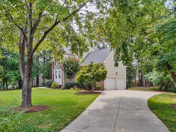 3rd image of 1007 Newington Way