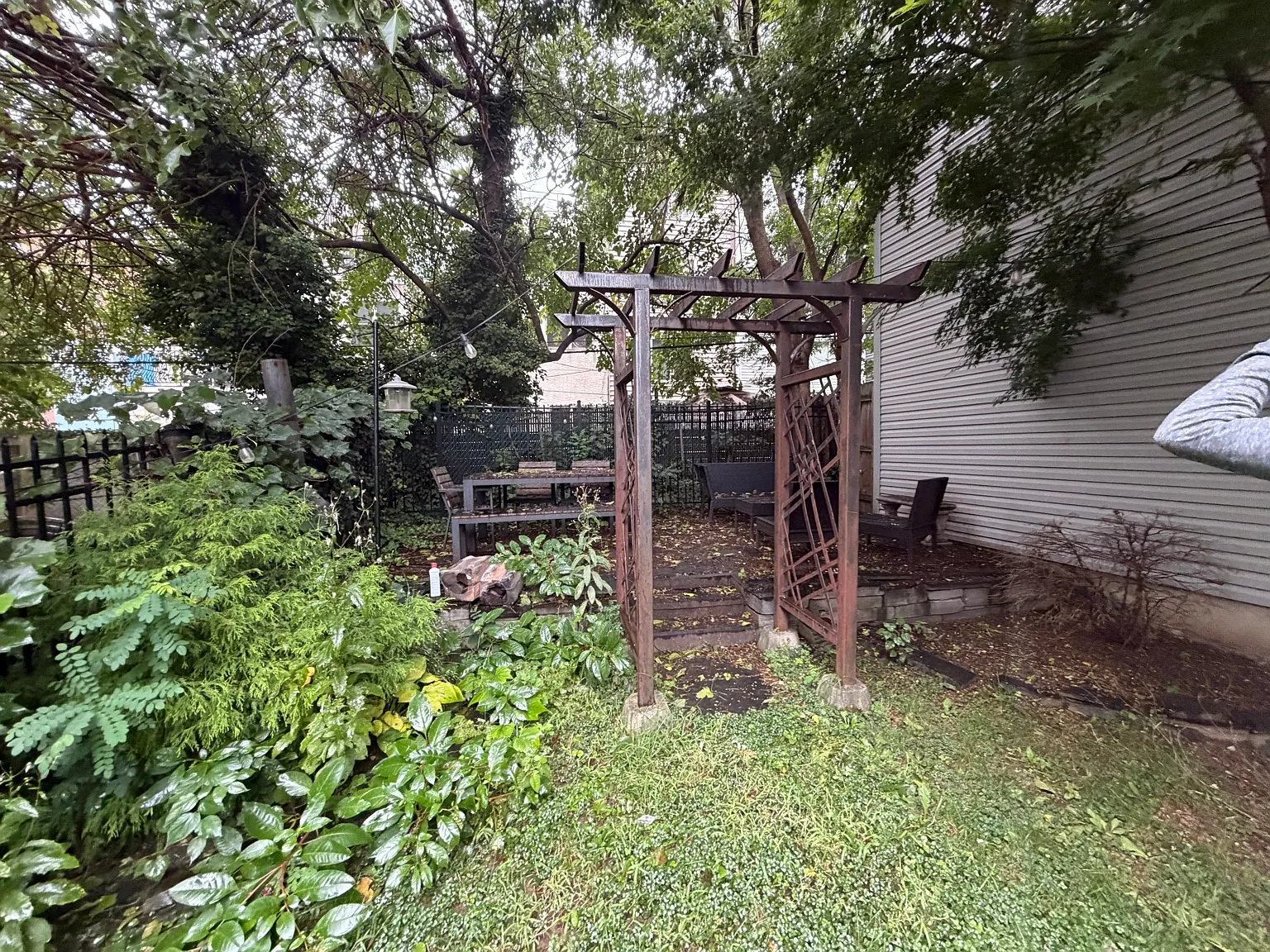2 bed, 1.5 bath, 1092 sqft, $2,350 — Photo 2