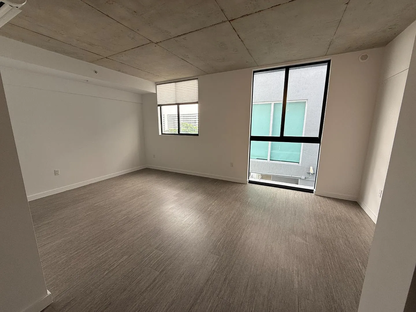 Studio, 411 sqft, $1,800 — Photo 4