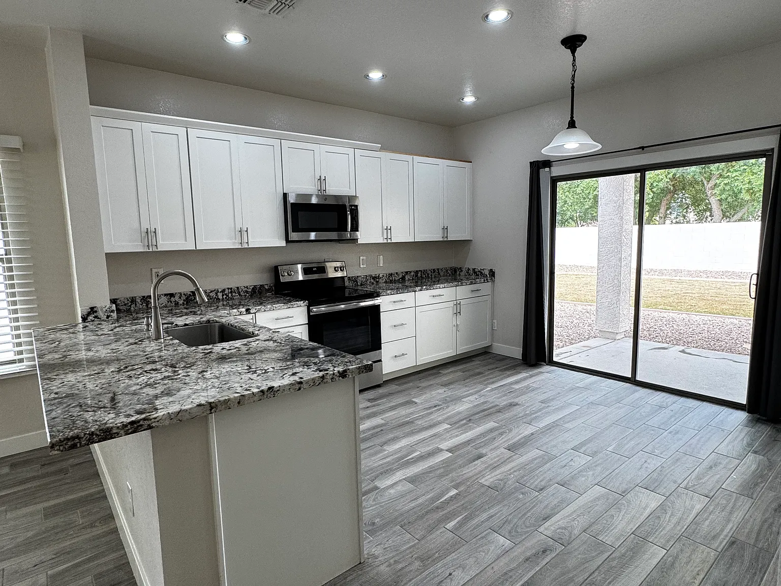 3 bed, 1123 sqft, $1,745 — Photo 1