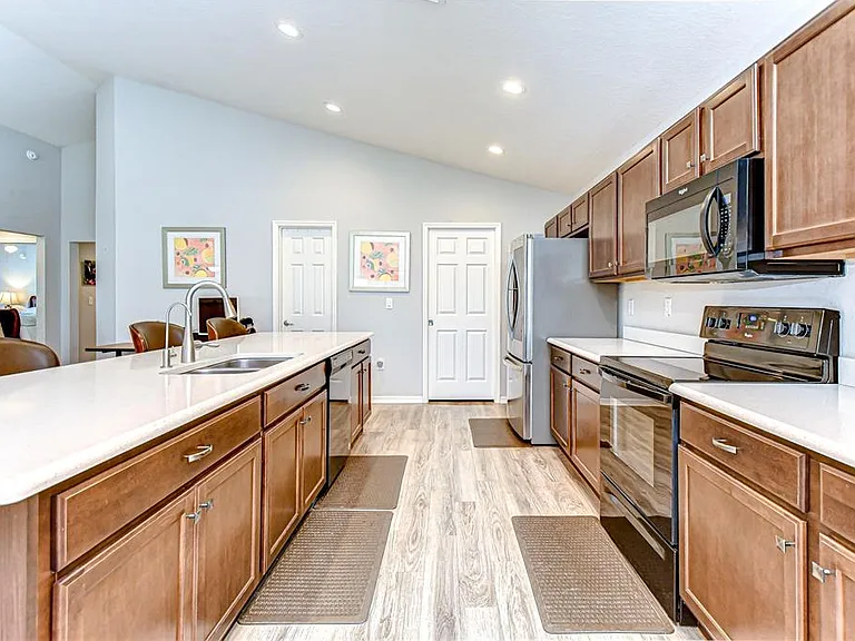 6731 Castle Green Pl — Photo 18