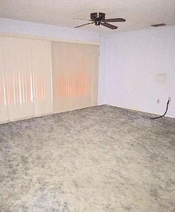 4th image of 169 Wanatah Ave S
