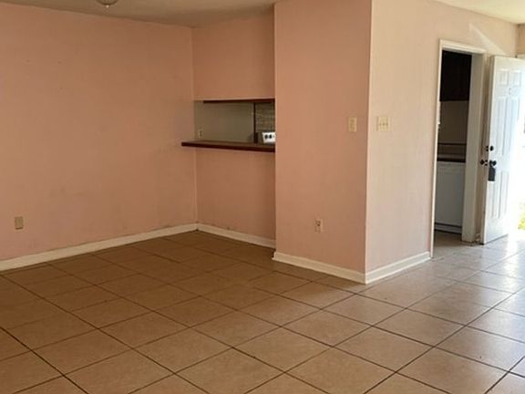 5th image of 15874 S Sunderland Ave APT C