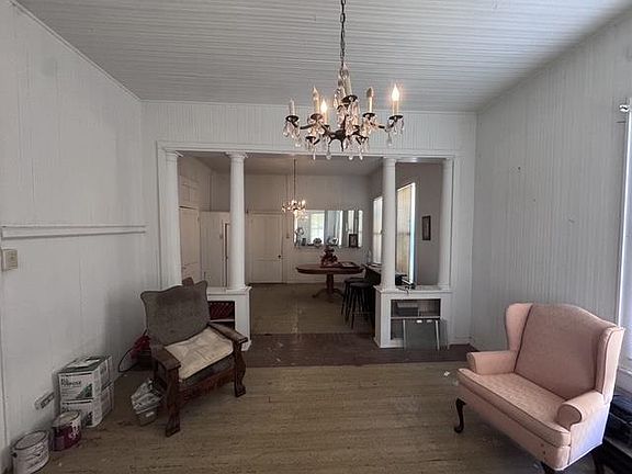 5th image of 215 Cortez St