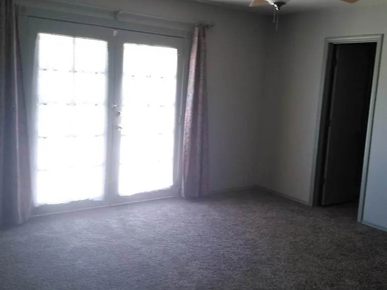 8105 Curry Ave NE — Photo 15
