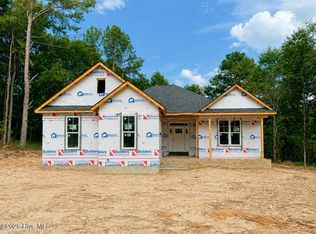 482 Longleaf Dr, West End, NC 27376