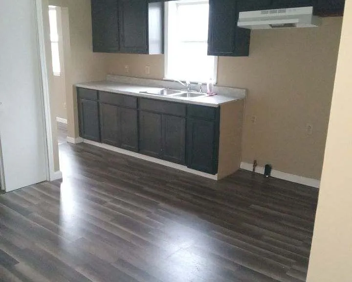 844 E Grant St — Photo 3