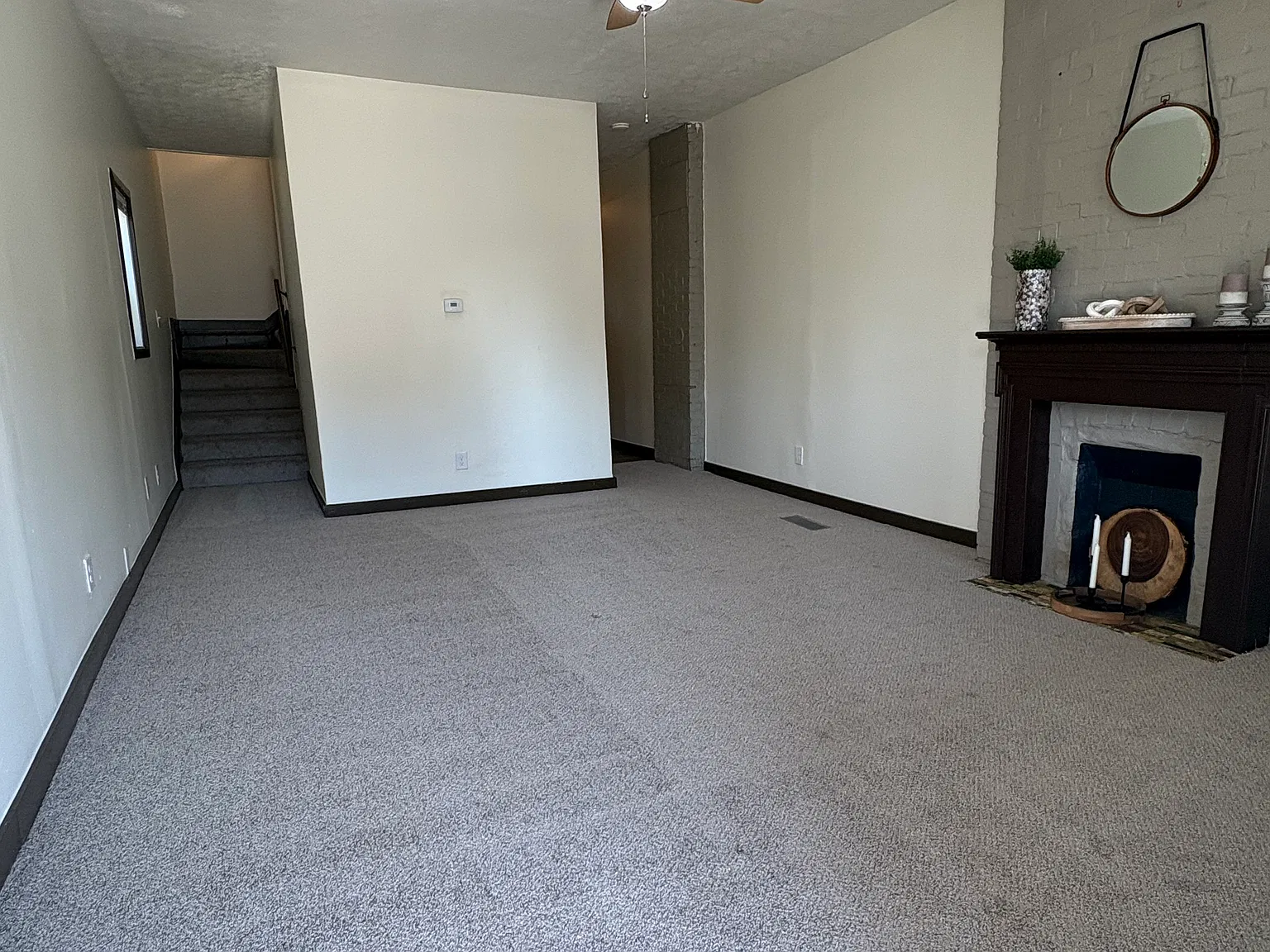 2 bed, 1000 sqft, $1,350 — Photo 4