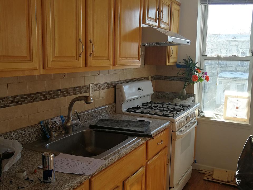 2nd image of 1922 61st St