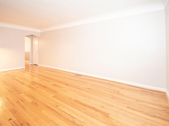 4th image of 4427 Duneden Ave