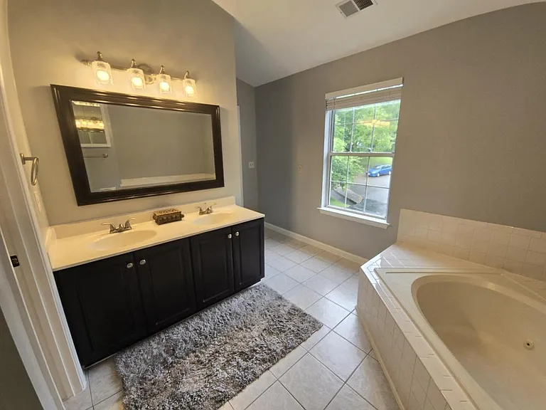 42 Charleston Ct — Photo 13