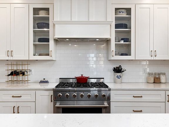 5th image of 111 Campbell St