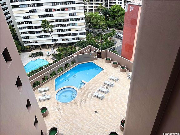 4th image of 1910 Ala Moana Blvd APT 14C